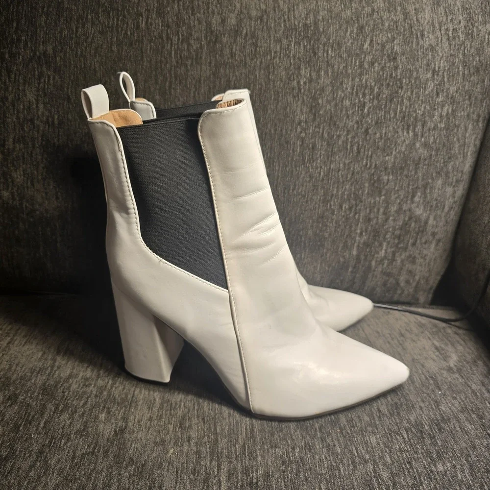 Chase + Chloe White Pointed Toe Block Heel Chelsea Ankle Boots Womens 8.5 DEBI-1